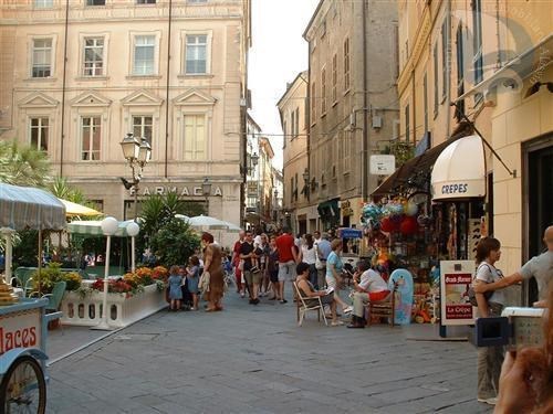 trivano in vendita ad Alassio