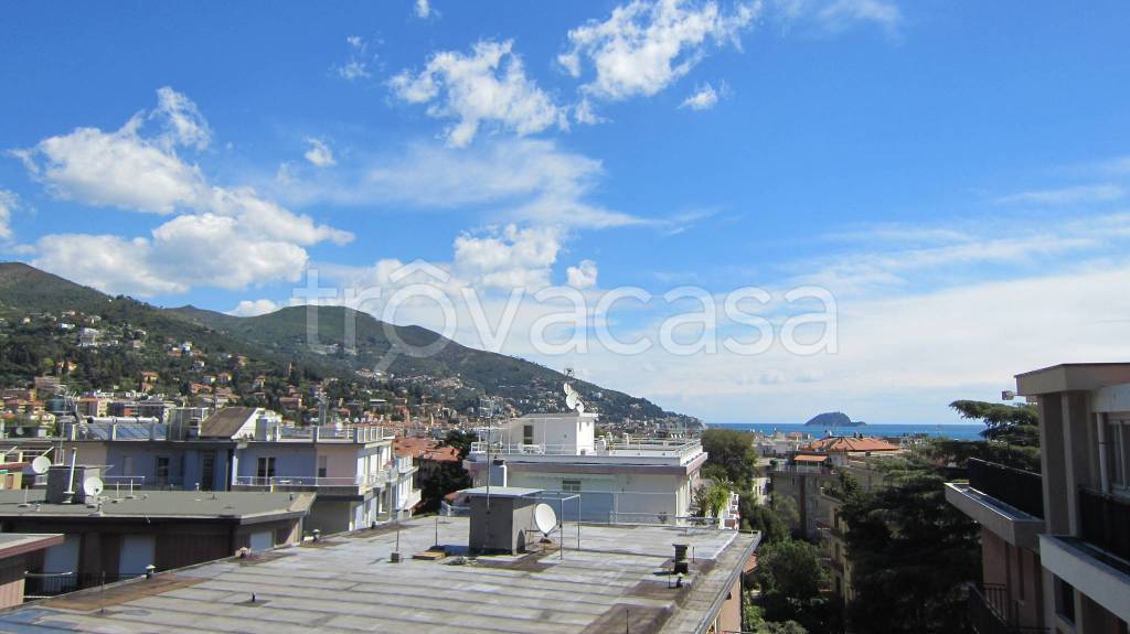 appartamento in vendita ad Alassio