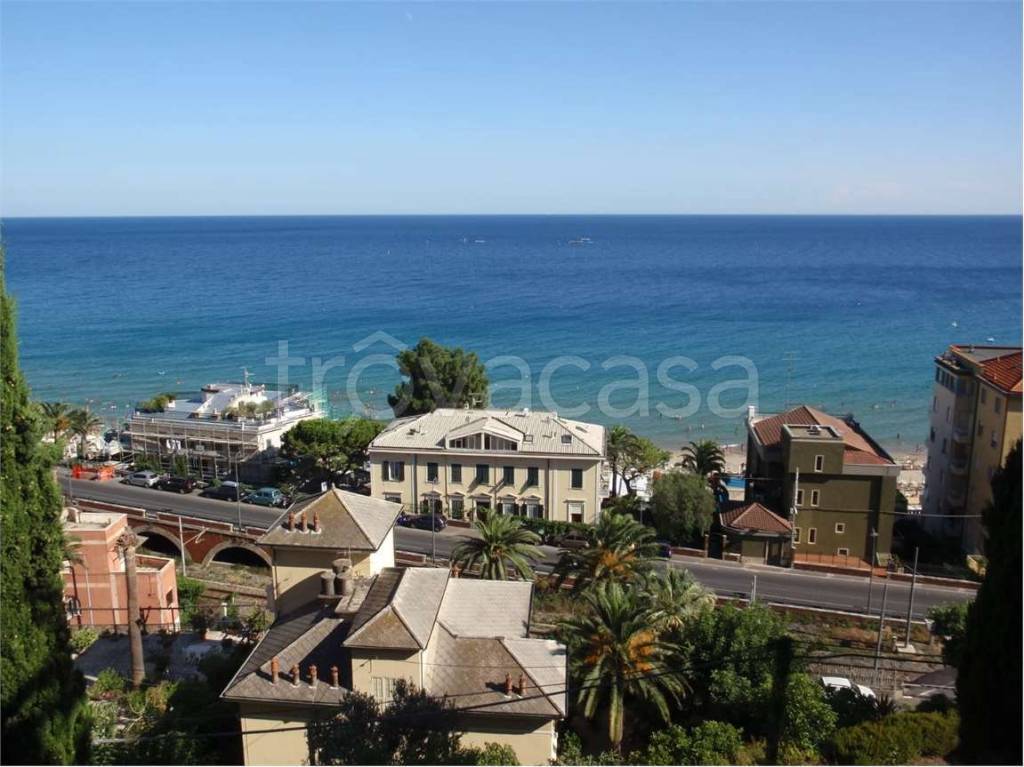 appartamento in vendita ad Alassio