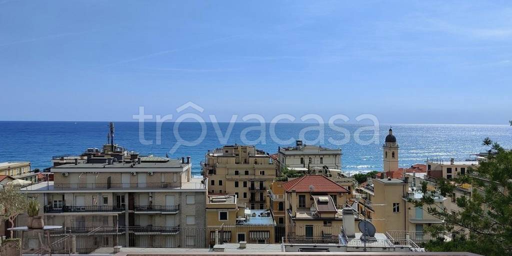 appartamento in vendita ad Alassio in zona Solva