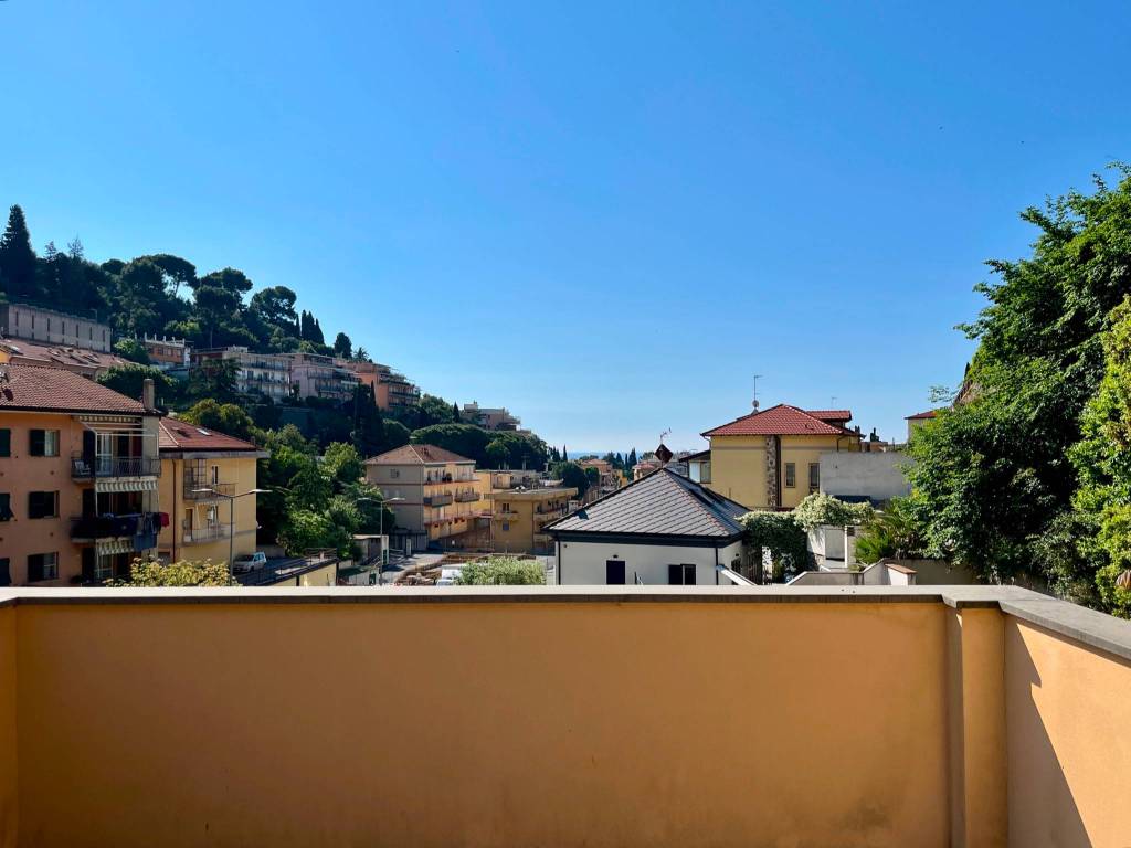 casa indipendente in vendita ad Alassio