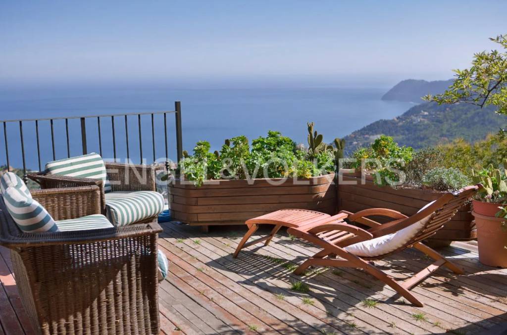 casa indipendente in vendita ad Alassio