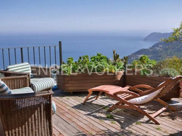 casa indipendente in vendita ad Alassio