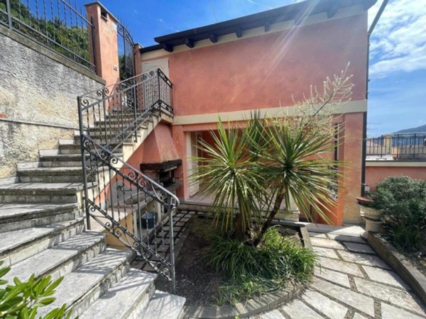 casa indipendente in vendita ad Alassio in zona Solva
