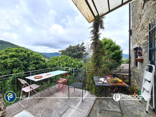casa indipendente in vendita ad Alassio