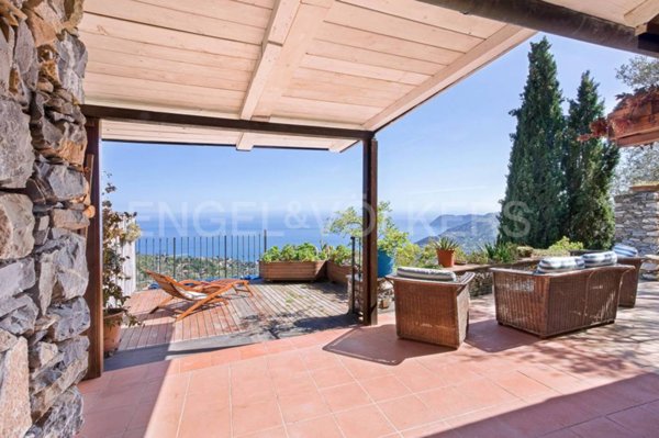 casa indipendente in vendita ad Alassio
