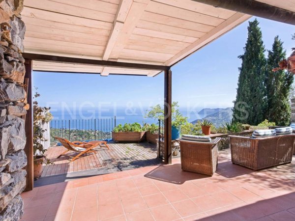 casa indipendente in vendita ad Alassio