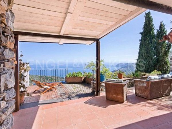 casa indipendente in vendita ad Alassio