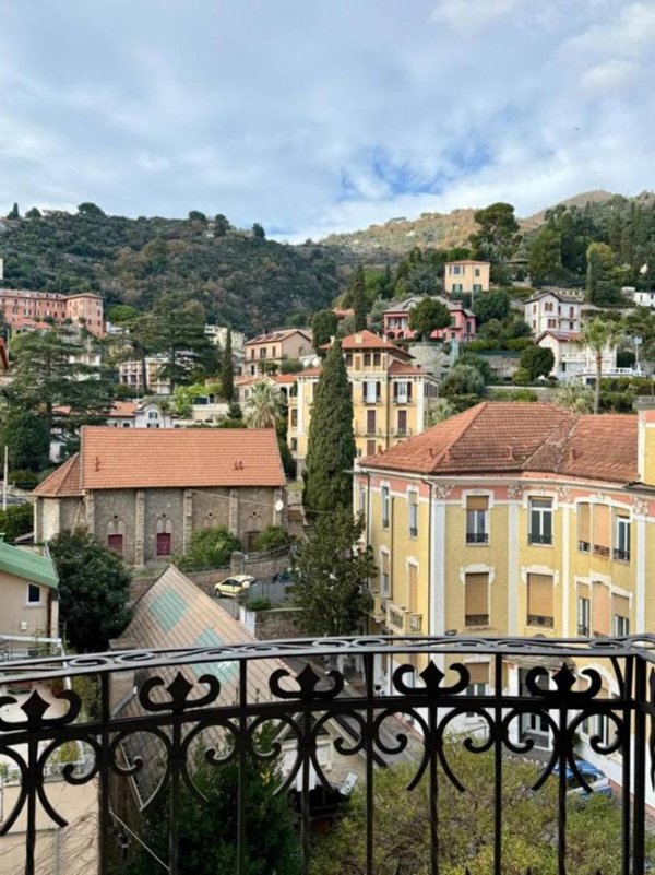 appartamento in vendita ad Alassio