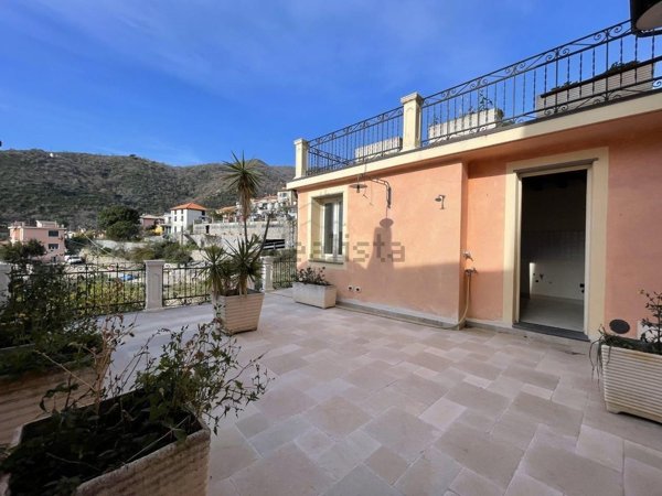 casa indipendente in vendita ad Alassio in zona Solva