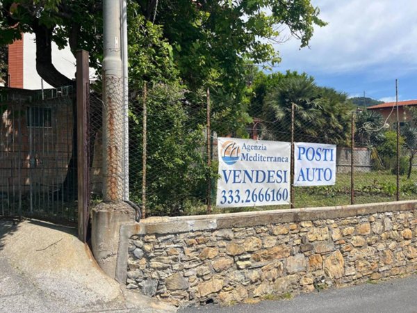 negozio in vendita ad Alassio in zona Moglio