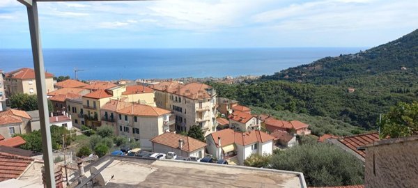 appartamento in vendita ad Alassio in zona Moglio