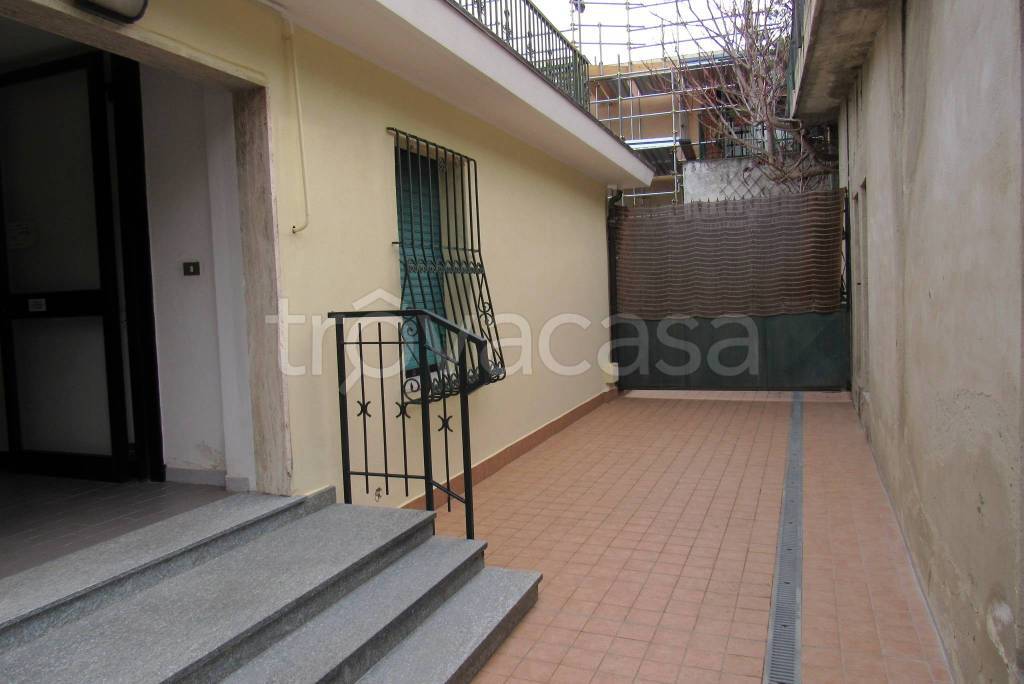 locale commerciale in vendita ad Alassio