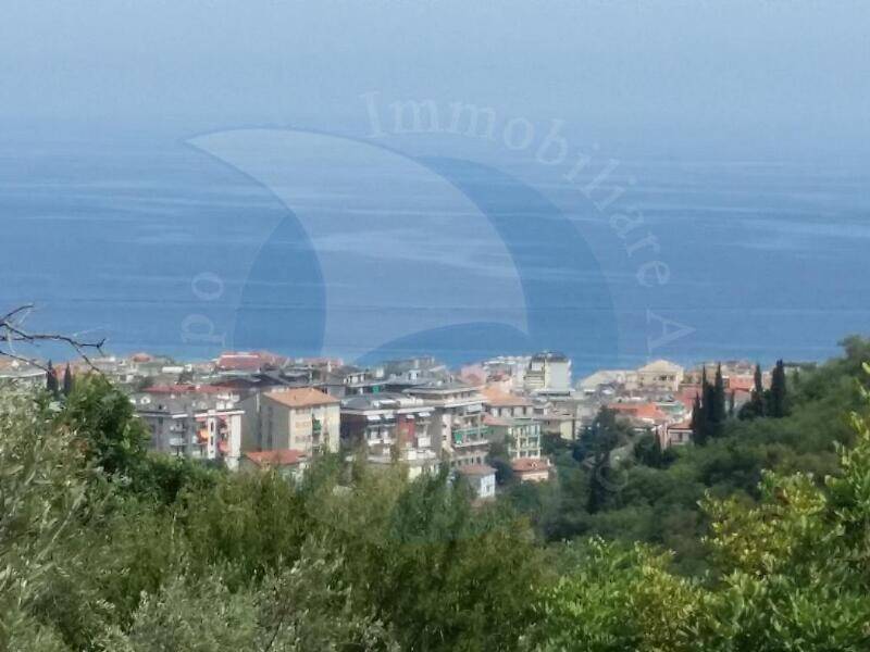 casa indipendente in vendita ad Alassio in zona Moglio