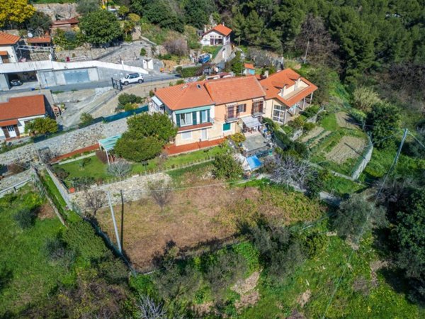 casa indipendente in vendita ad Alassio