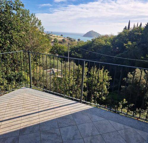 casa indipendente in vendita ad Alassio
