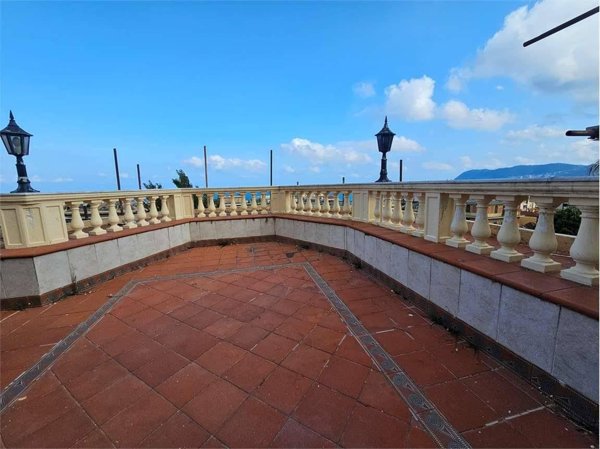 casa indipendente in vendita ad Alassio