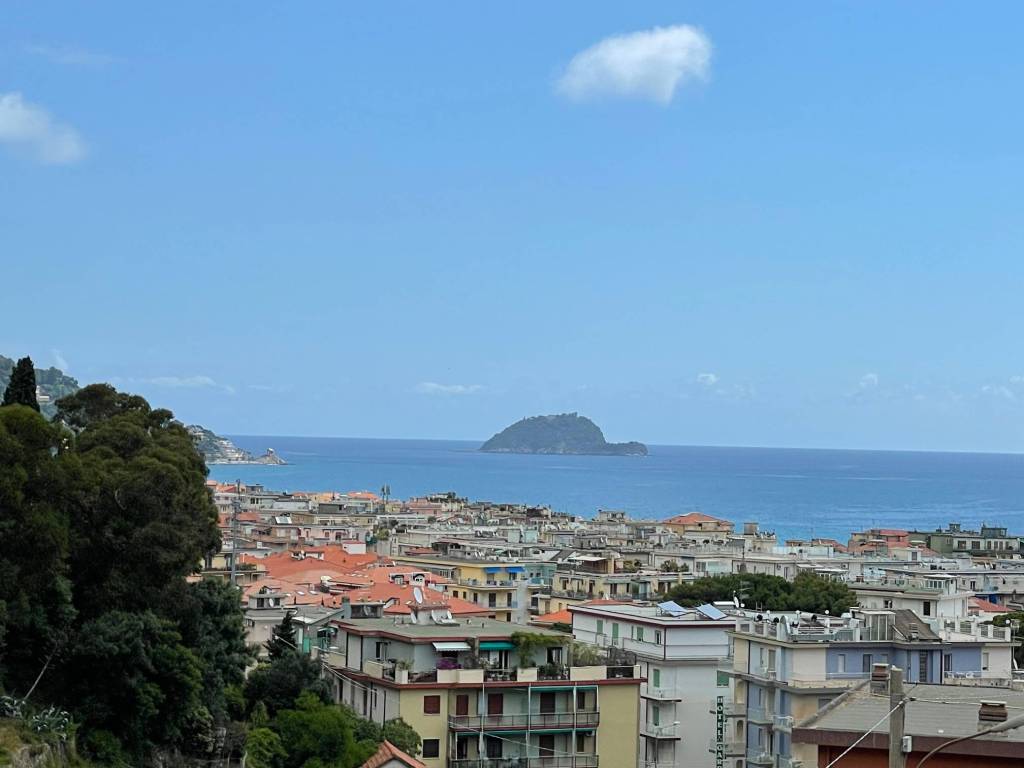appartamento in vendita ad Alassio
