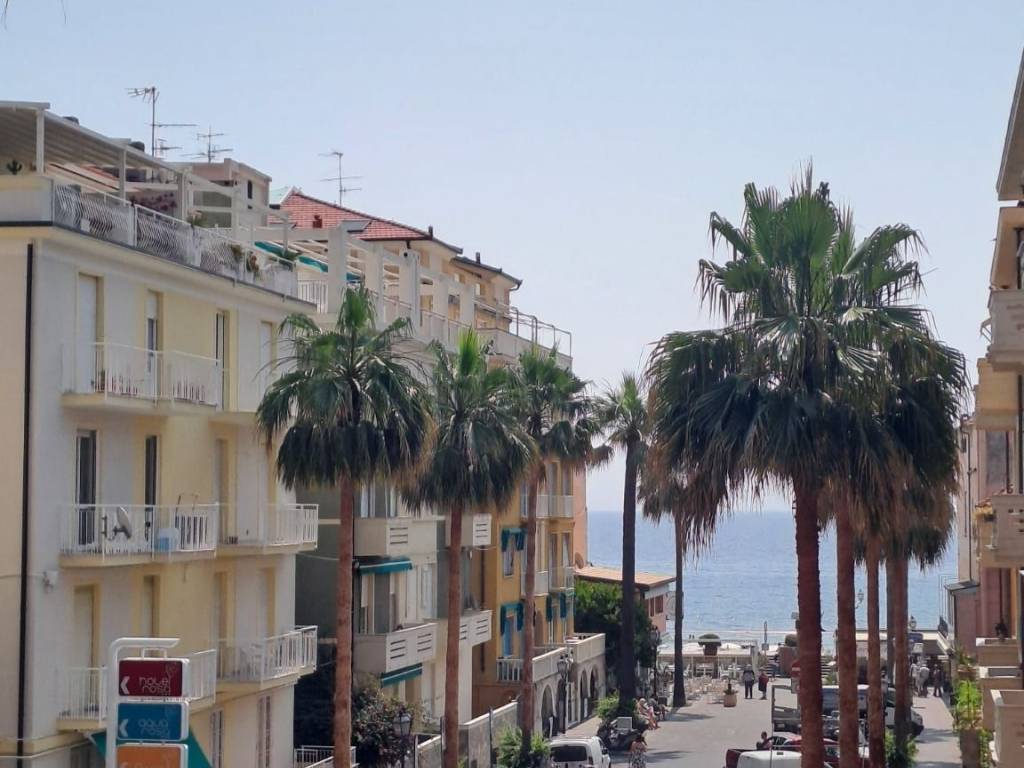 appartamento in vendita ad Alassio
