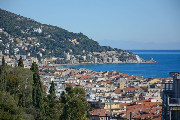 appartamento in vendita ad Alassio