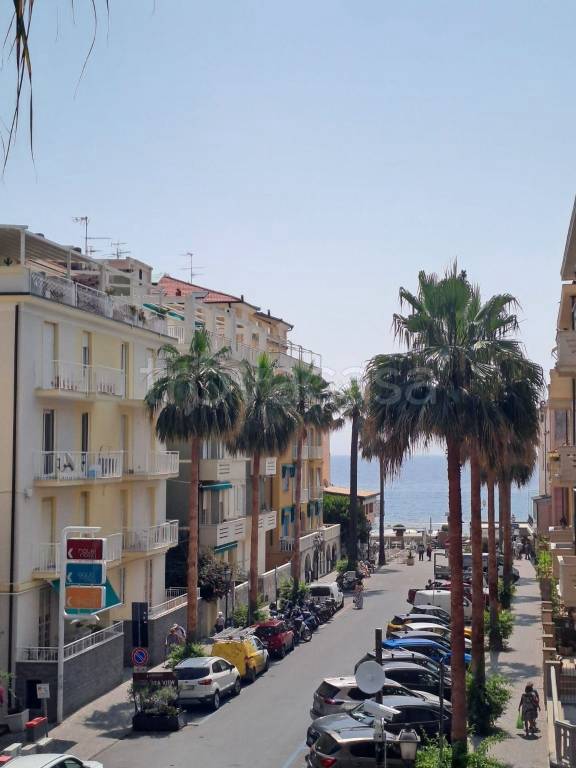 appartamento in vendita ad Alassio