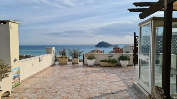 appartamento in vendita ad Alassio