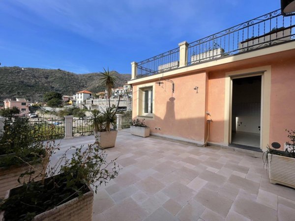 casa indipendente in vendita ad Alassio in zona Solva