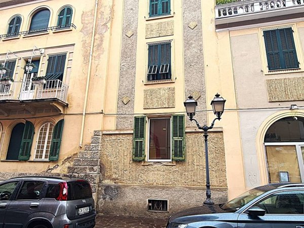 negozio in vendita ad Alassio