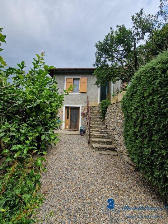 casa indipendente in vendita ad Alassio in zona Caso