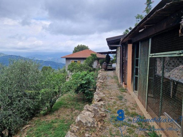 casa indipendente in vendita ad Alassio
