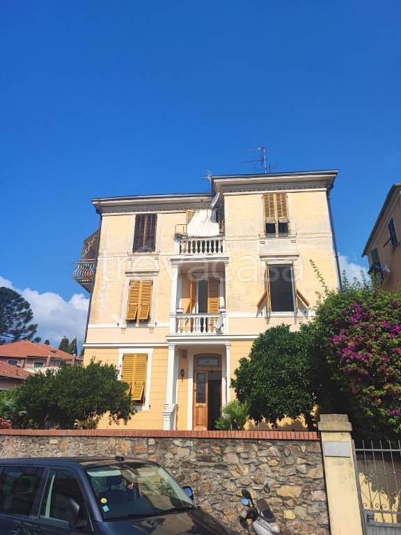 appartamento in vendita ad Alassio