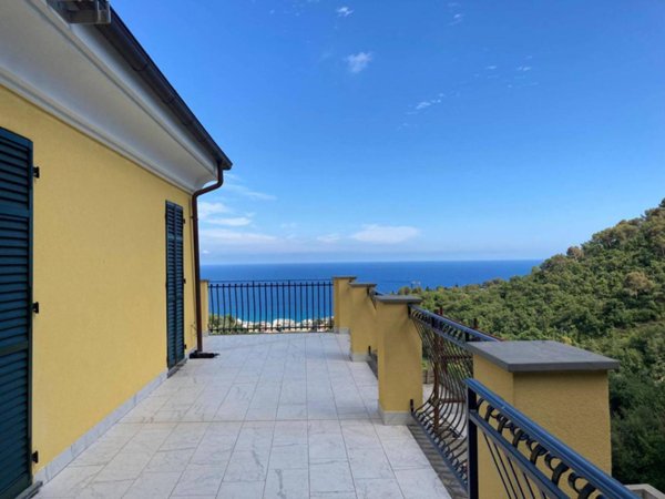 casa indipendente in vendita ad Alassio