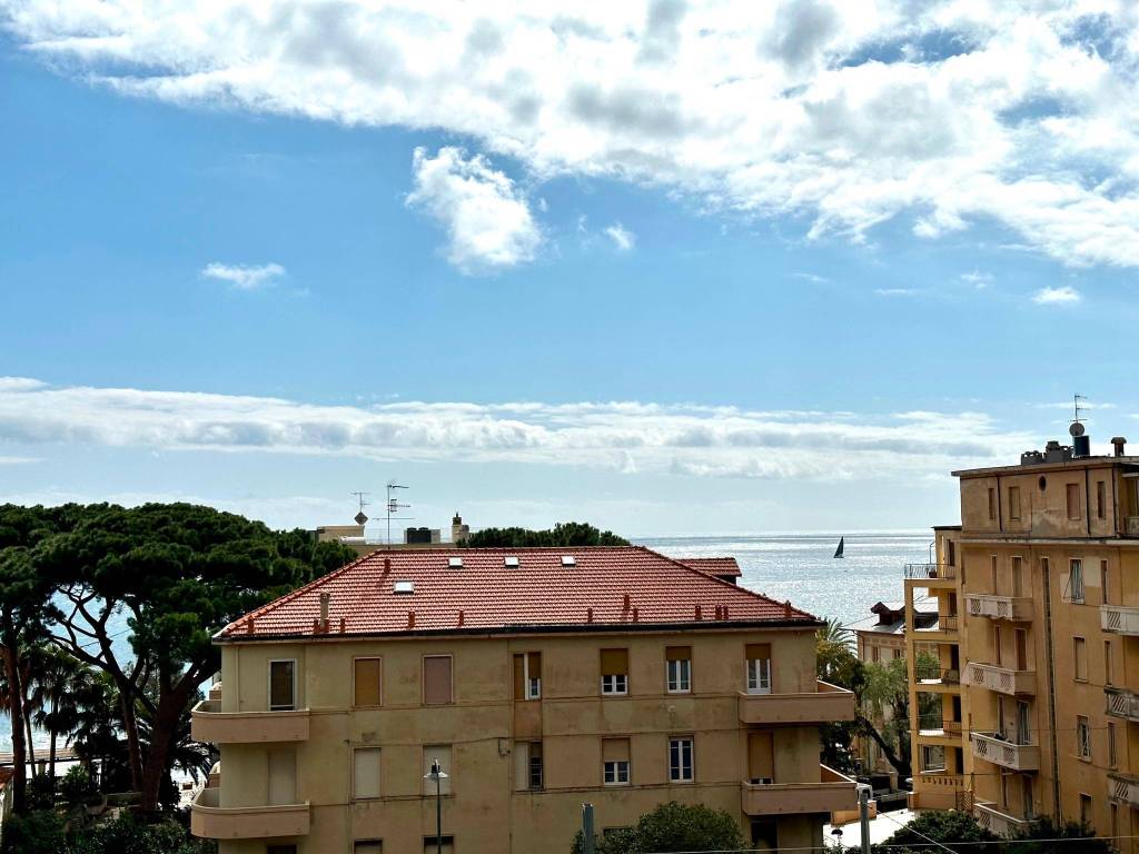 casa indipendente in vendita ad Alassio