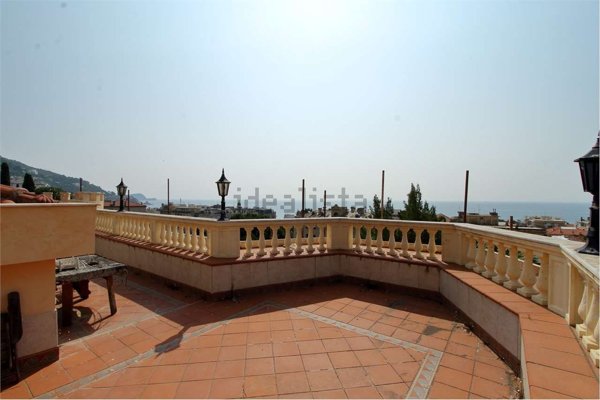 casa indipendente in vendita ad Alassio