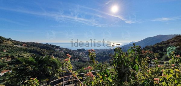 casa indipendente in vendita ad Alassio