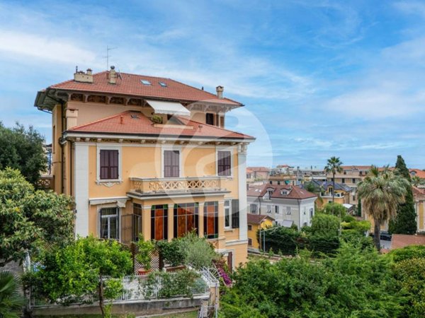 appartamento in vendita ad Alassio