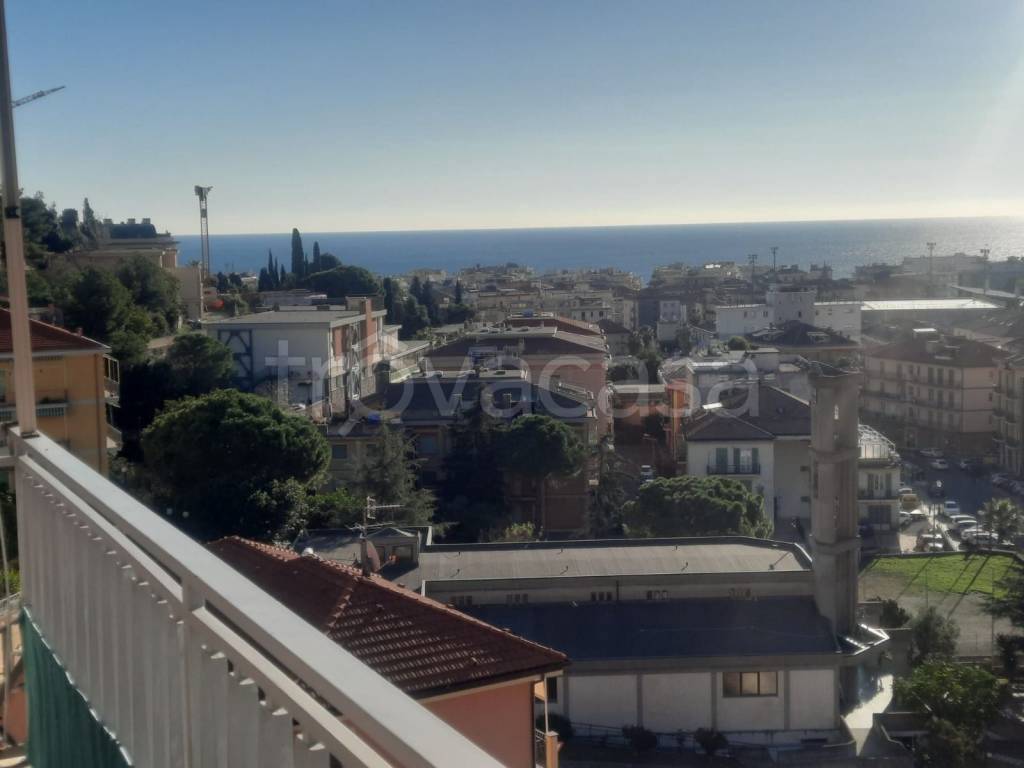 appartamento in vendita ad Alassio
