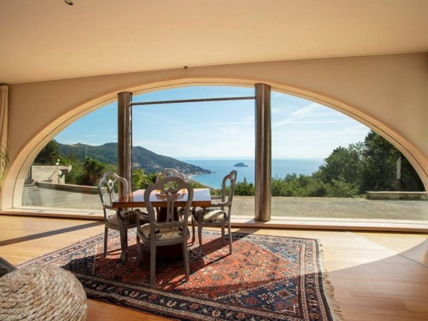 casa indipendente in vendita ad Alassio