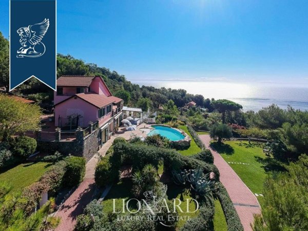 casa indipendente in vendita ad Alassio