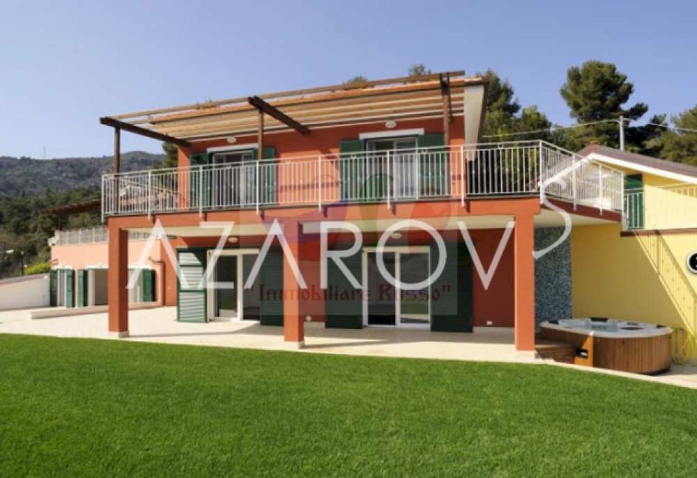 casa indipendente in vendita ad Alassio