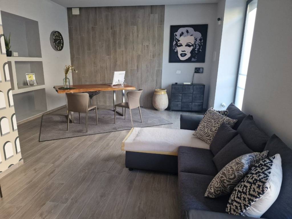 locale commerciale in vendita ad Alassio