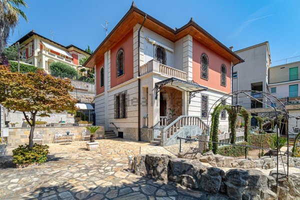 casa indipendente in vendita ad Alassio