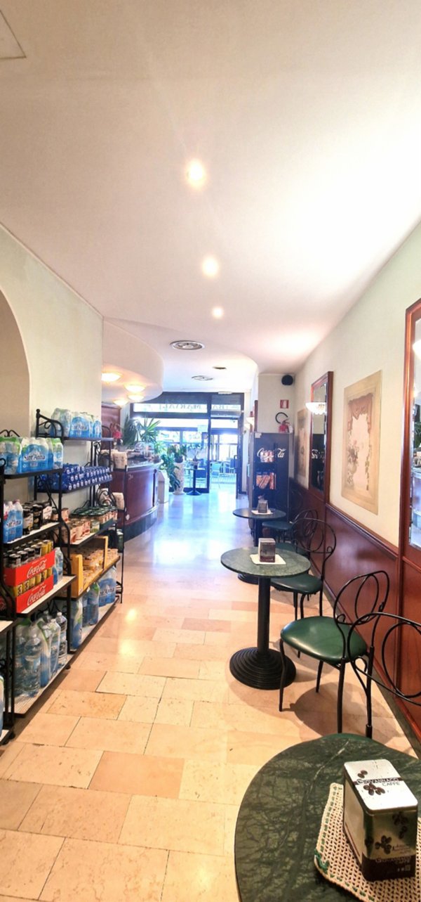 negozio in vendita ad Alassio