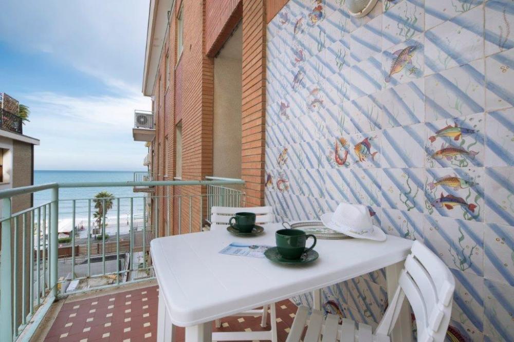 appartamento in vendita ad Alassio in zona Caso