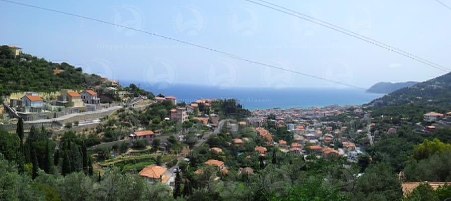 casa indipendente in vendita ad Alassio in zona Moglio
