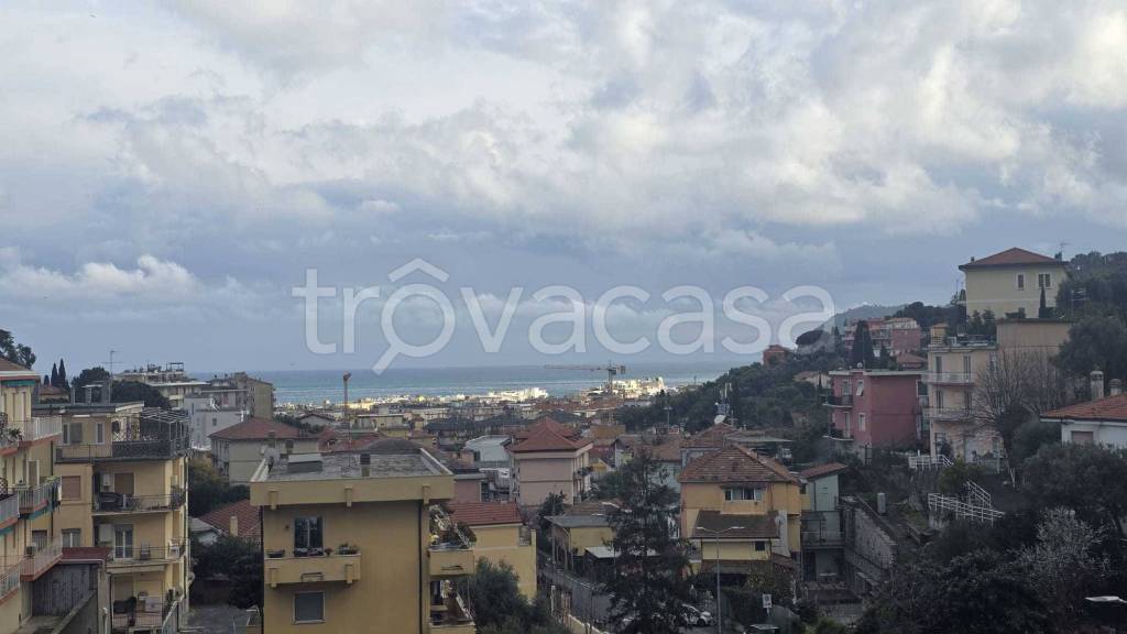 appartamento in vendita ad Alassio