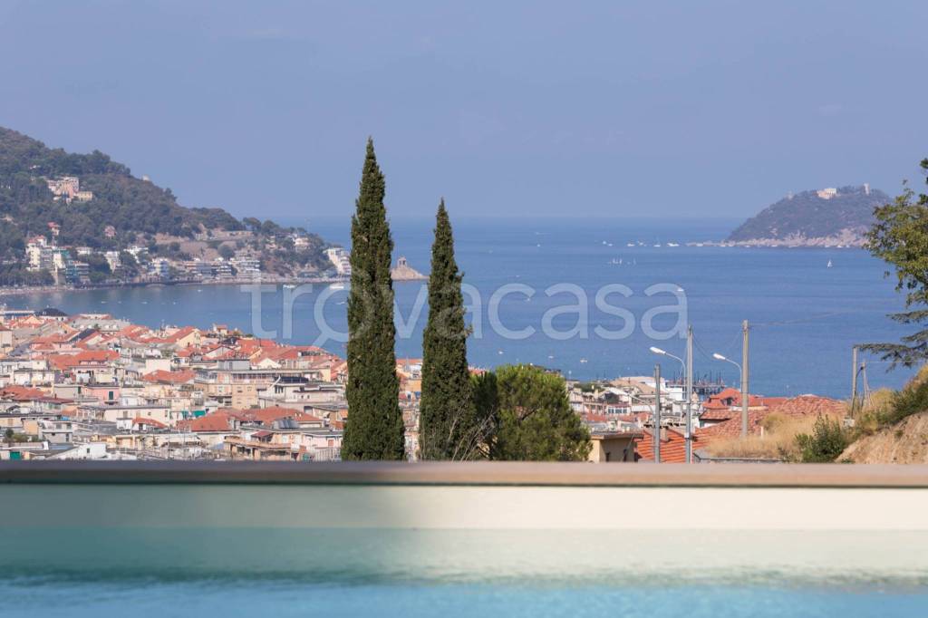 appartamento in vendita ad Alassio