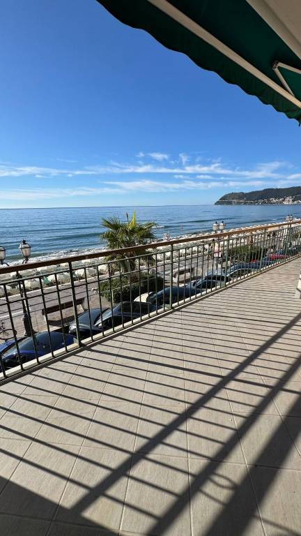appartamento in vendita ad Alassio