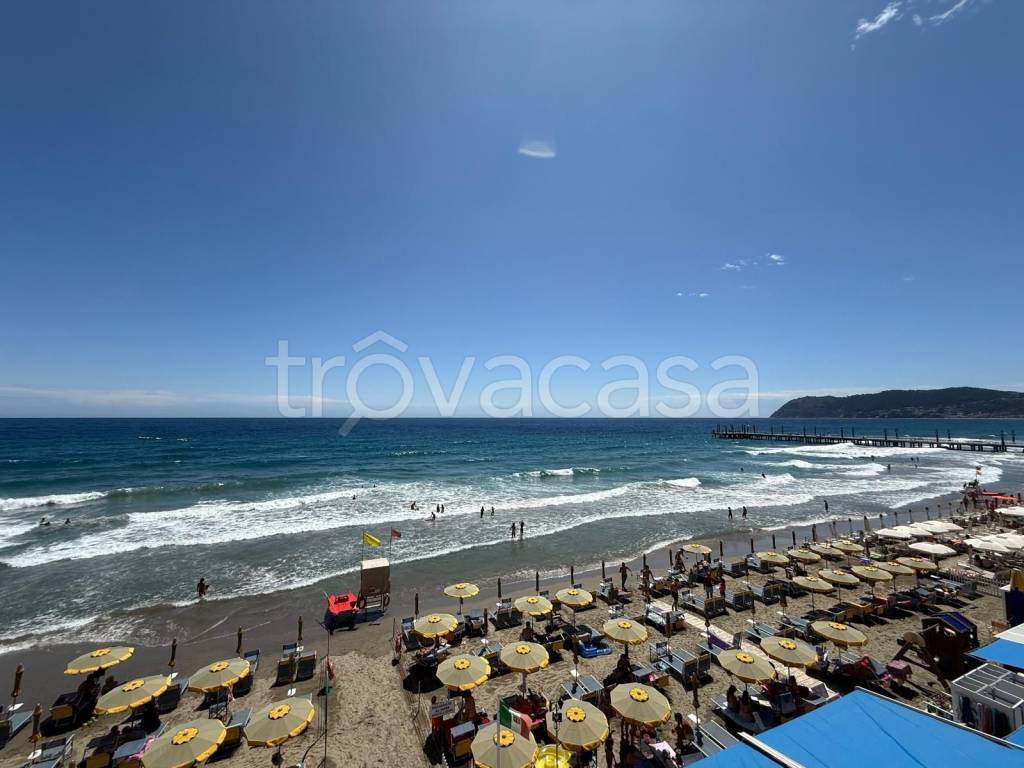 appartamento in vendita ad Alassio
