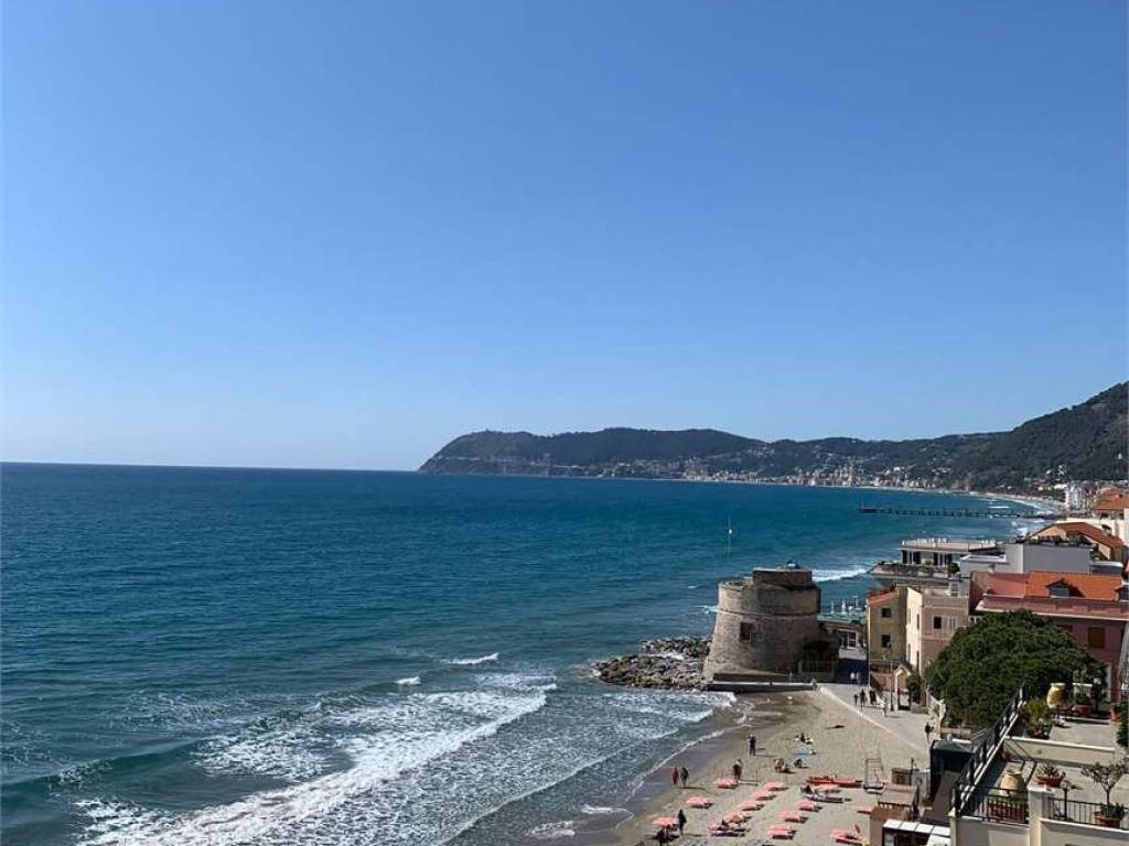 appartamento in vendita ad Alassio